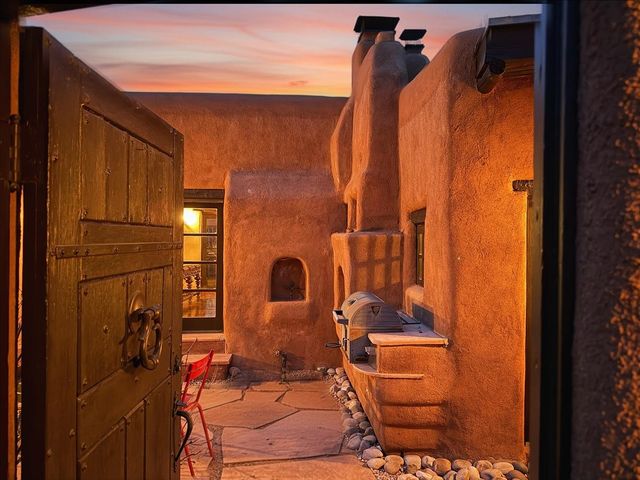 1433 Upper Canyon Road, Santa Fe, NM 87501