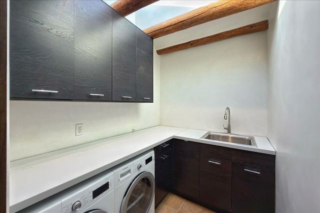 1433 Upper Canyon Road, Santa Fe, NM 87501