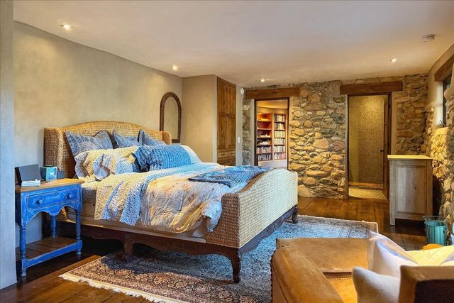 1433 Upper Canyon Road, Santa Fe, NM 87501