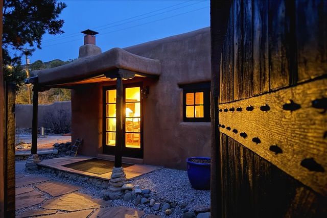 1433 Upper Canyon Road, Santa Fe, NM 87501