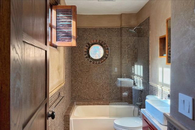 1433 Upper Canyon Road, Santa Fe, NM 87501