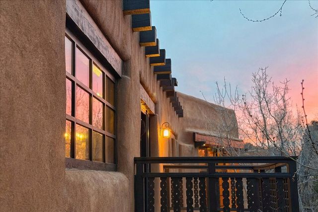 1433 Upper Canyon Road, Santa Fe, NM 87501