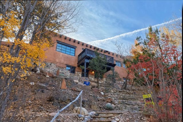 1433 Upper Canyon Road, Santa Fe, NM 87501