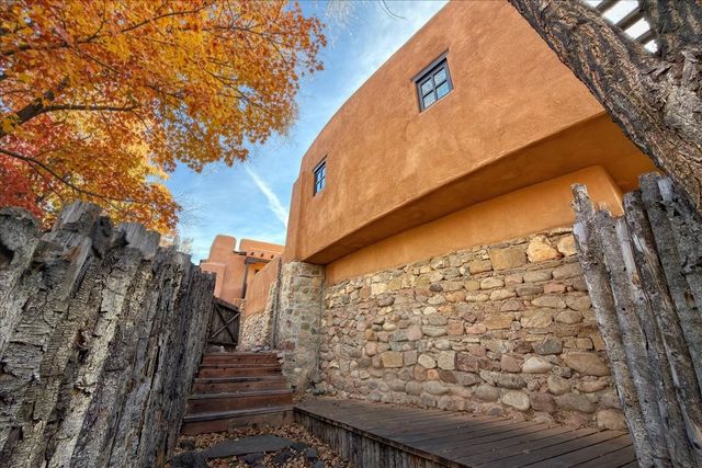 1433 Upper Canyon Road, Santa Fe, NM 87501