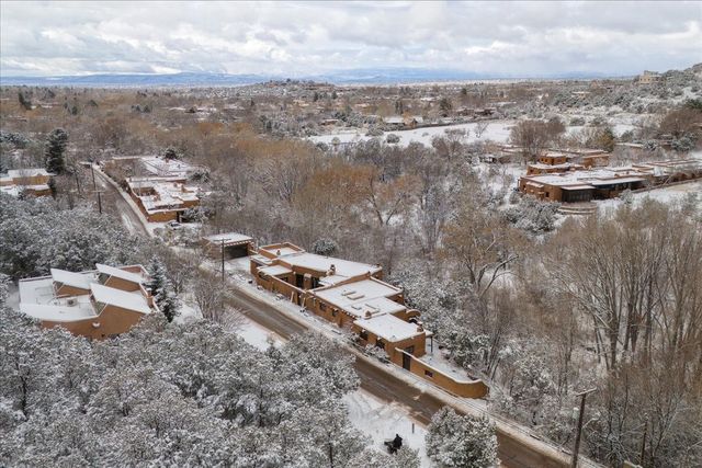 1433 Upper Canyon Road, Santa Fe, NM 87501