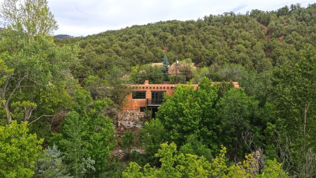 1433 Upper Canyon Road, Santa Fe, NM 87501