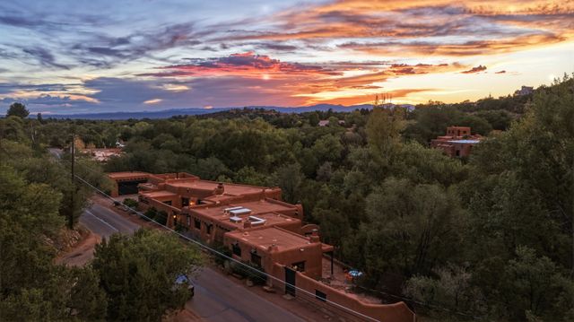 1433 Upper Canyon Road, Santa Fe, NM 87501