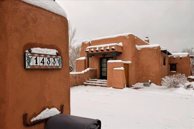1433 Upper Canyon Road, Santa Fe, NM 87501
