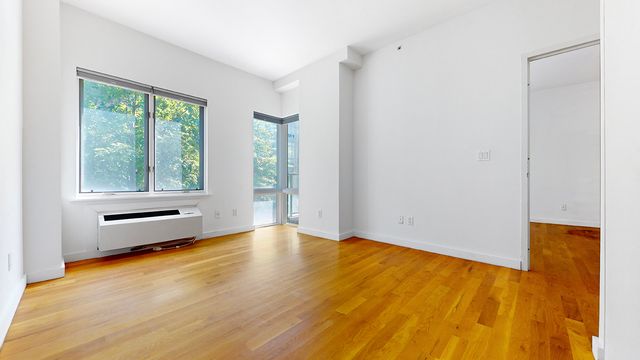 330 E 109th St Apt 2C, New York City, NY 10029