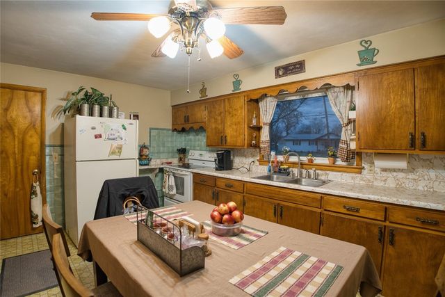 326 HATHAWAY Street W, Girard, PA 16417