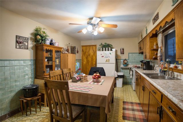 326 HATHAWAY Street W, Girard, PA 16417