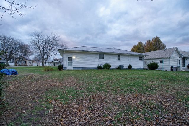 326 HATHAWAY Street W, Girard, PA 16417