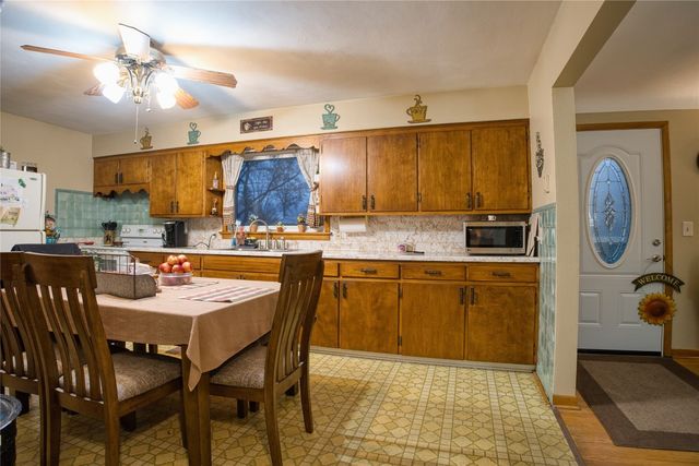 326 HATHAWAY Street W, Girard, PA 16417