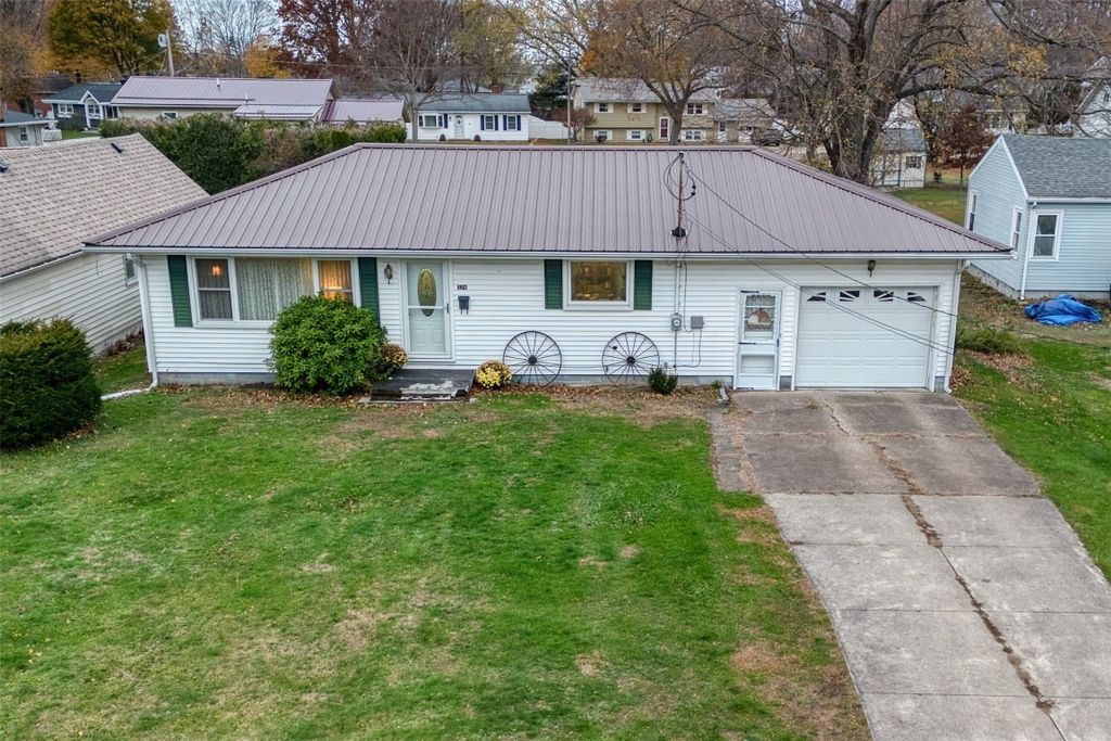 326 HATHAWAY Street W, Girard, PA 16417