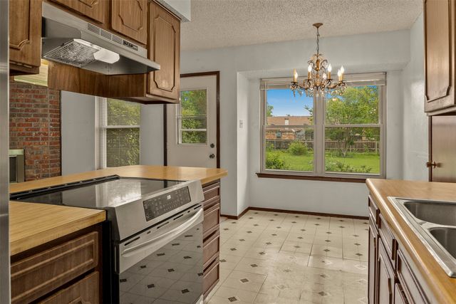 6417 Kary Lynn Drive N, Watauga, TX 76148