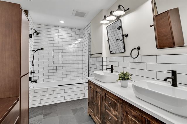 381 W Broadway 4, Boston, MA 02127