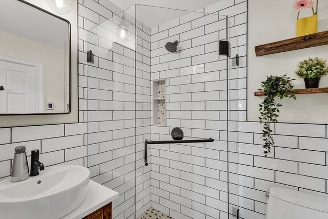 381 W Broadway 4, Boston, MA 02127