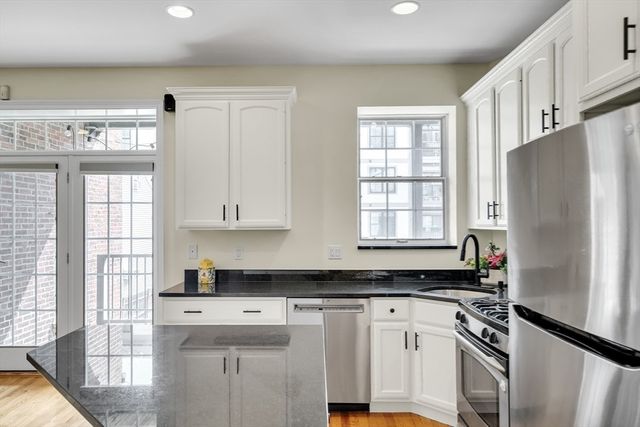 381 W Broadway 4, Boston, MA 02127