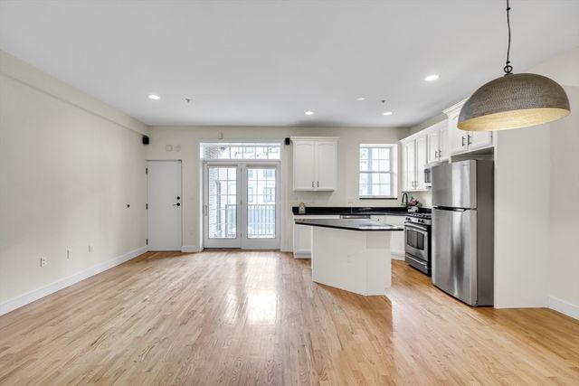 381 W Broadway 4, Boston, MA 02127