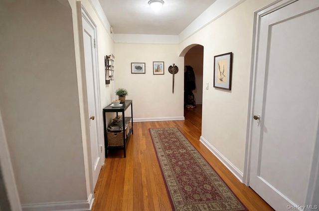 300 Main Street 2E, White Plains, NY 10601