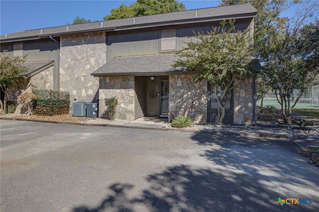 214 T Bar M Drive, New Braunfels, TX 78132