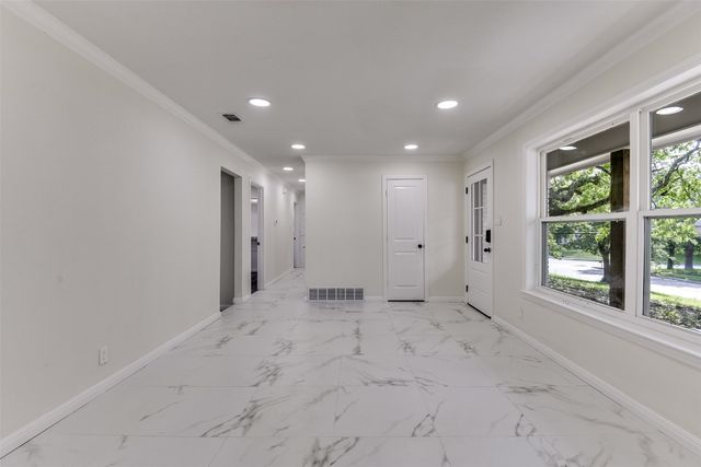 258 Somerset Terrace, Bedford, TX 76022