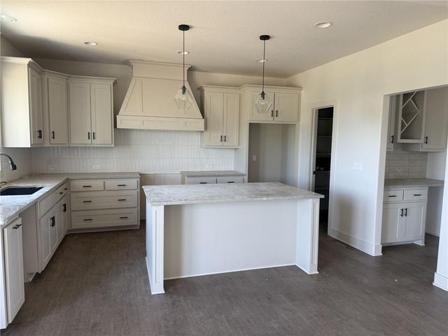 10507 N Highland Place, Kansas City, MO 64155
