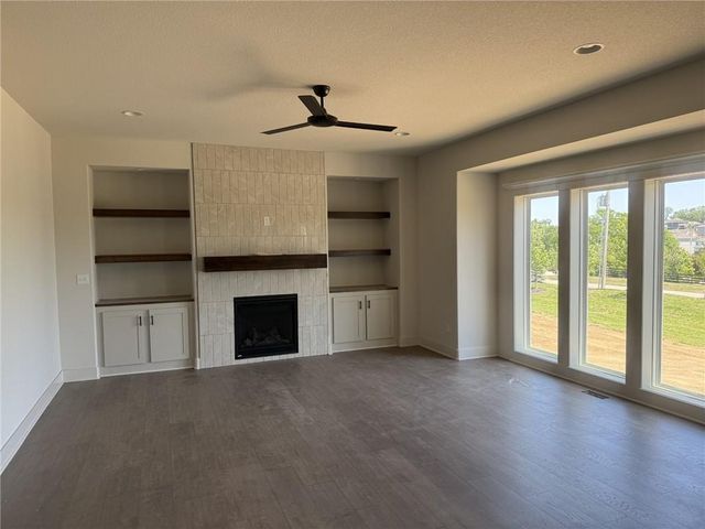 10507 N Highland Place, Kansas City, MO 64155
