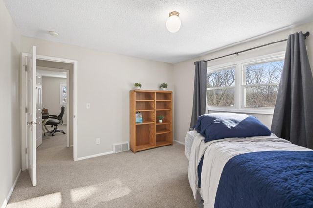 21851 Calmor Avenue, Prior Lake, MN 55372