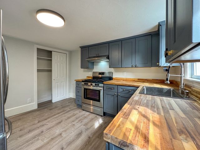 54 Hazard St, New Bedford, MA 02740