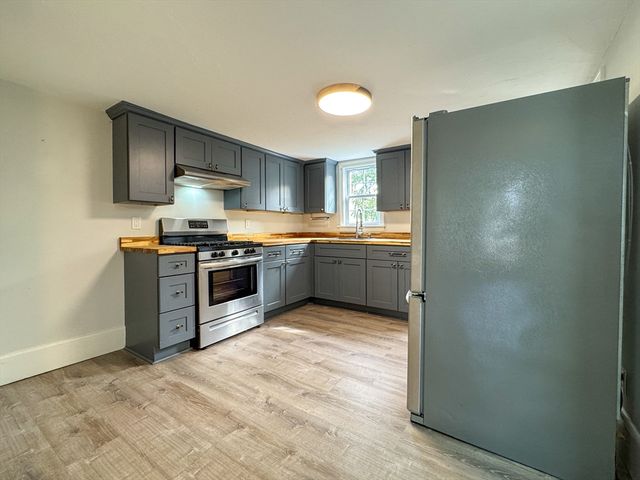 54 Hazard St, New Bedford, MA 02740