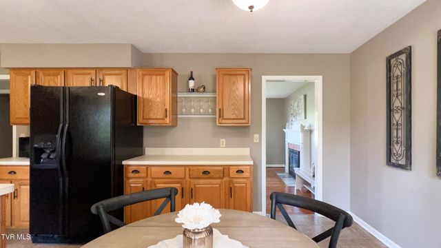 412 Brookwood Dr, Bristol, TN 37620