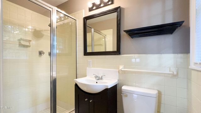 412 Brookwood Dr, Bristol, TN 37620