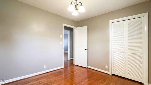 412 Brookwood Dr, Bristol, TN 37620
