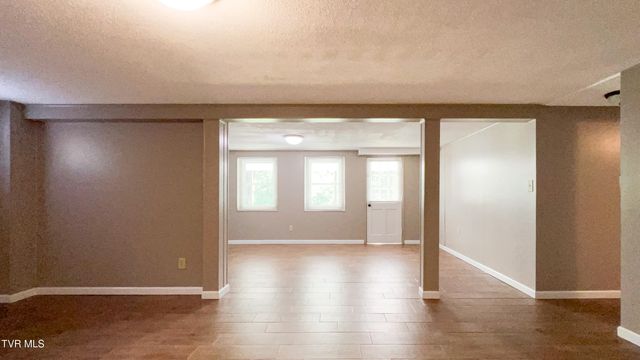 412 Brookwood Dr, Bristol, TN 37620