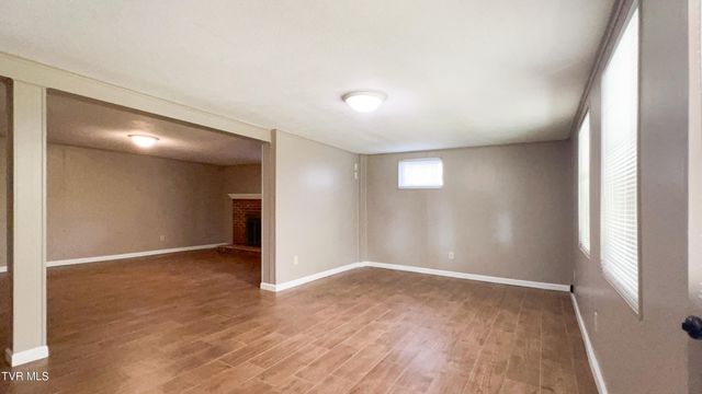 412 Brookwood Dr, Bristol, TN 37620