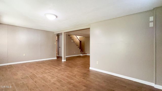 412 Brookwood Dr, Bristol, TN 37620