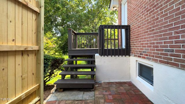 412 Brookwood Dr, Bristol, TN 37620