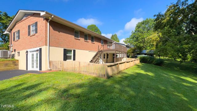 412 Brookwood Dr, Bristol, TN 37620