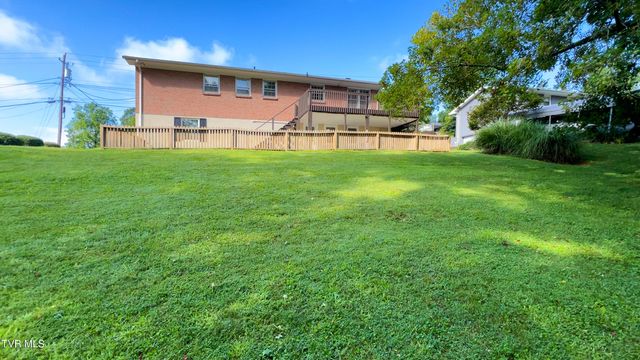 412 Brookwood Dr, Bristol, TN 37620