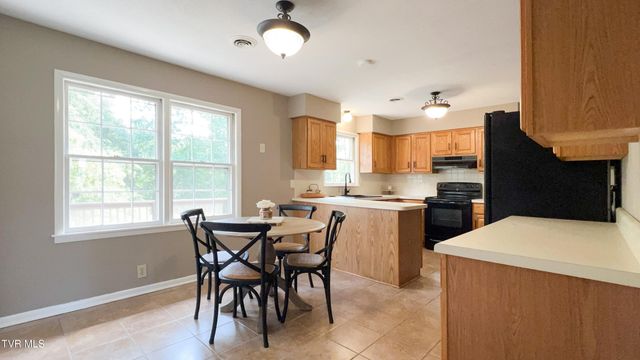 412 Brookwood Dr, Bristol, TN 37620