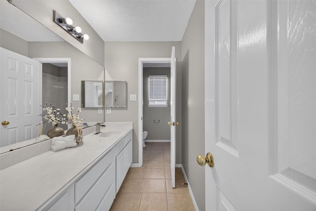 1011 Jasons Bend Drive, Sugar Land, TX 77479