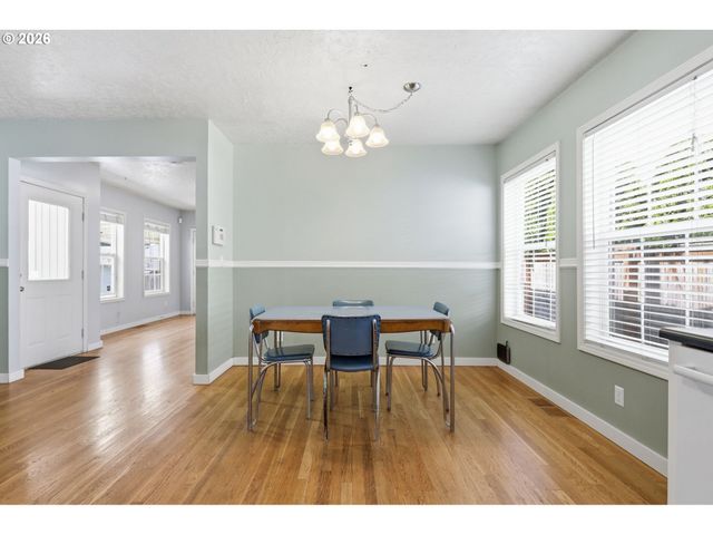 5226 N AMHERST St, Portland, OR 97203