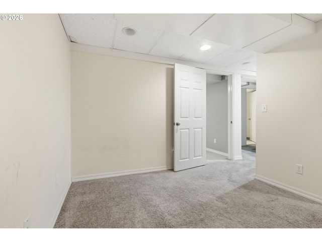 5226 N AMHERST St, Portland, OR 97203