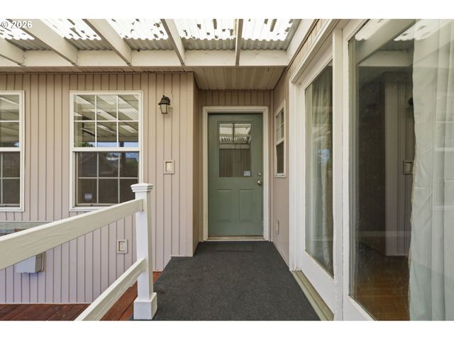 5226 N AMHERST St, Portland, OR 97203
