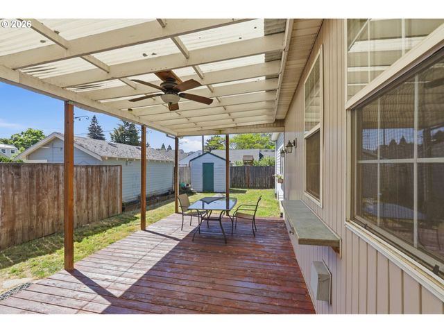 5226 N AMHERST St, Portland, OR 97203