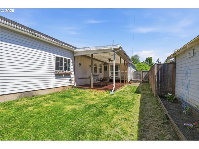 5226 N AMHERST St, Portland, OR 97203