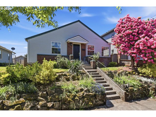 5226 N AMHERST St, Portland, OR 97203