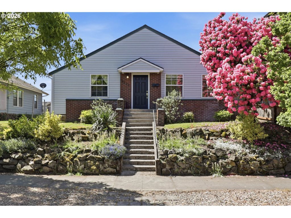 5226 N AMHERST St, Portland, OR 97203