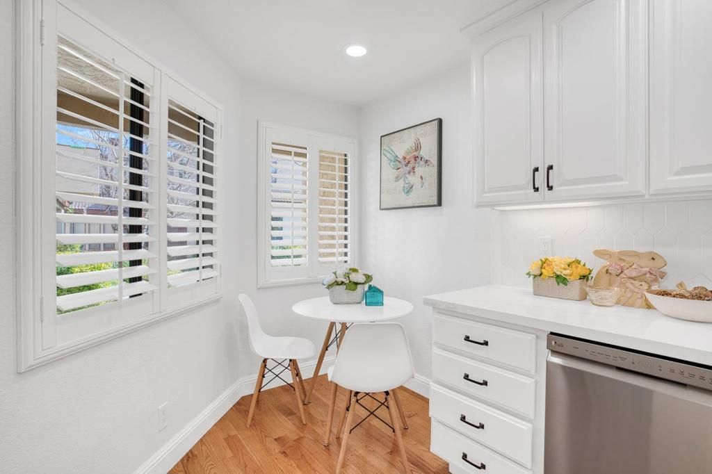 Image 11 of property listing at 227 Ada Avenue B, Mountain View, CA 94043